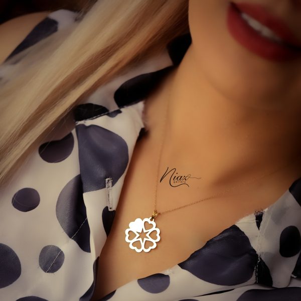 اویز گل شش قلب
