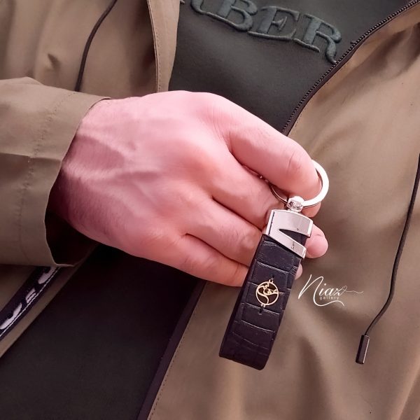 جاسوئیچی عشق