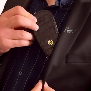 جاسوئیچی عشق